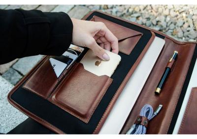 folde rudas Odinis dokumentu bloknotu nesiojamo kompiuterio macbook air popieriu A4 plancetes deklas papke imaute is naturalios odos gaminai kaledines gimtadienio jubiliejaus prabangios brangios verslo partneriams dovanos vyrui vyrams teciui sunui 144