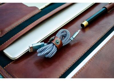 folde rudas Odinis dokumentu bloknotu nesiojamo kompiuterio macbook air popieriu A4 plancetes deklas papke imaute is naturalios odos gaminai kaledines gimtadienio jubiliejaus prabangios brangios verslo partneriams dovanos vyrui vyrams teciui sunui 14