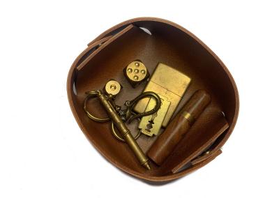 odines raktine bliudelis is odos naturalios odos lekstute raktams rakandams ant stalo koridoriuje odine