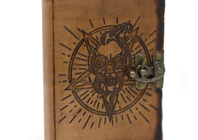 Odinė užrašinė – Pentagon & Skull with Burns Detail Notebook (18x13 cm)