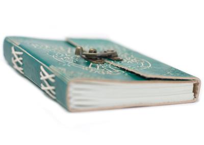 Odinė užrašinė – Green Peace with Lock Notebook (18x13 cm)