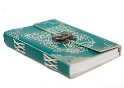 Odinė užrašinė – Green Peace with Lock Notebook (18x13 cm)