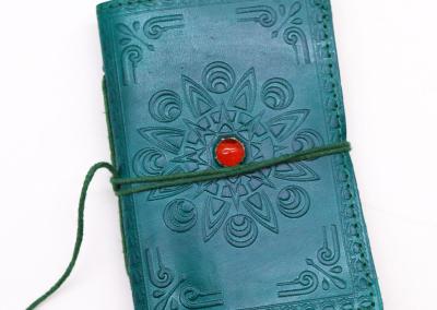 Odinė užrašinė – Assorted Gemstone Chakra Notebooks 9x13cm (display pack)