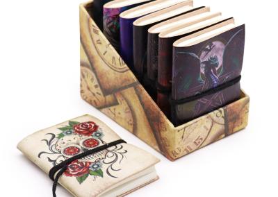 Odinė užrašinė – Assorted Gothic Notebooks 7x10cm (display pack)