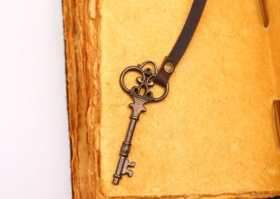 Odinė užrašinė – Oiled Leather & Key - 13x18cm