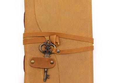 Odinė užrašinė – Oiled Tan Leather & Key - 13x18cm