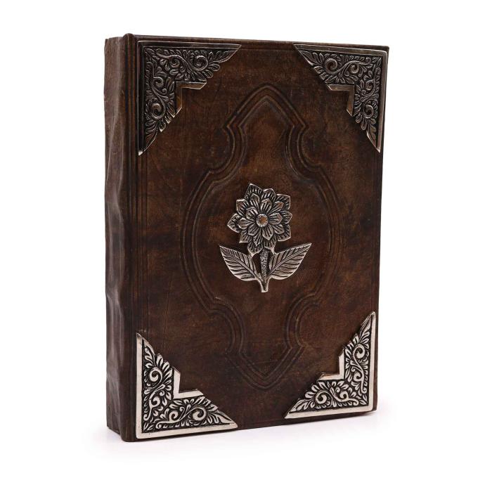 Odinė užrašinė su rožės ornamentu 26×18 cm – tuščiais lapais