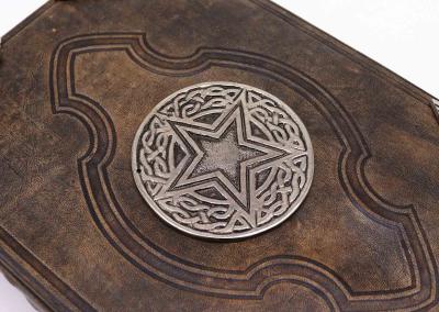 Odinė užrašinė – Hefty Brown Tan Book - Zinc Pentagon Decor - 26x18cm