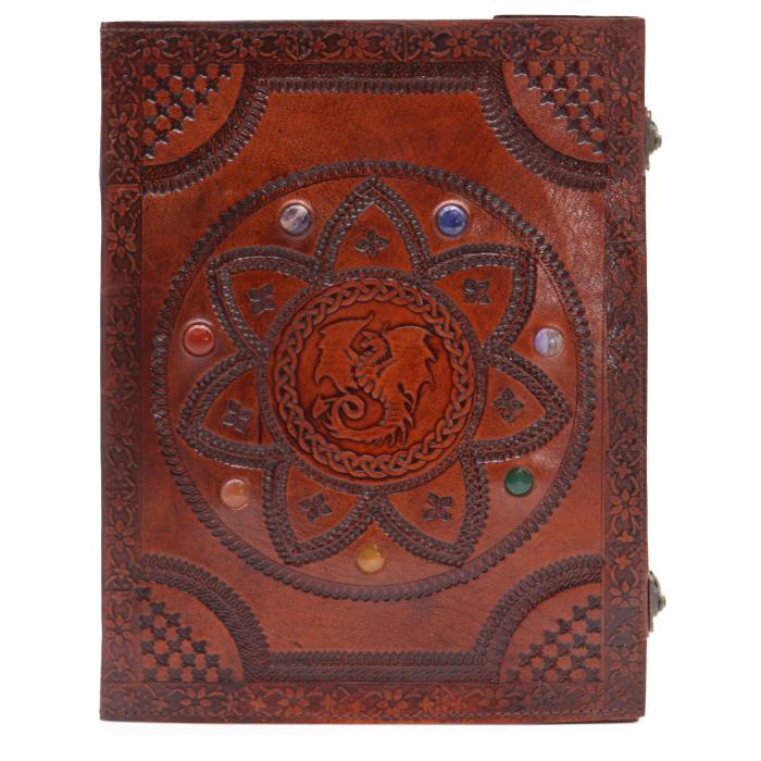 Didelė natūralios odos užrašinė su čakrų akmenimis ir drakono mandala, 25x34 cm – tuščiais lapais